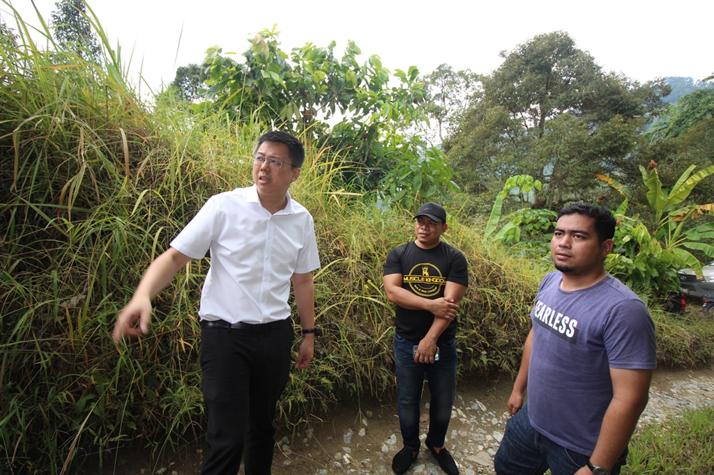 全国:森林局在劳勿无地契榴梿芭拉警戒线,数百农民不敢进芭工作