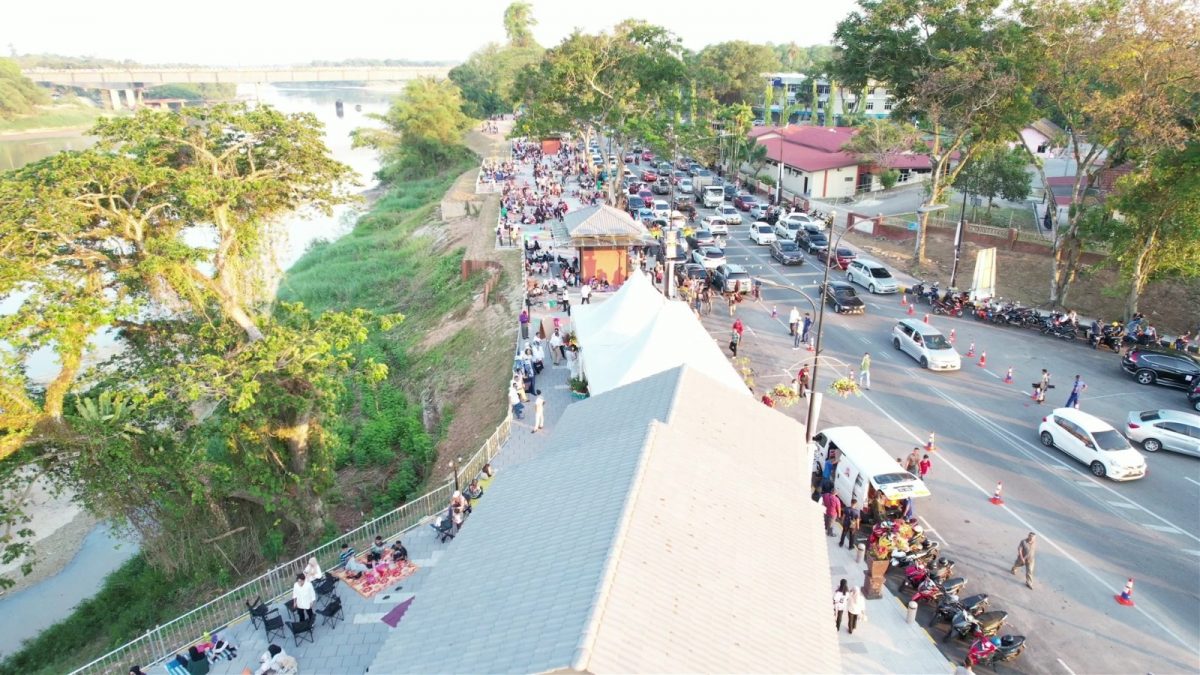 全:5000人响应市议会号召聚集开斋 获颁大马记录大全