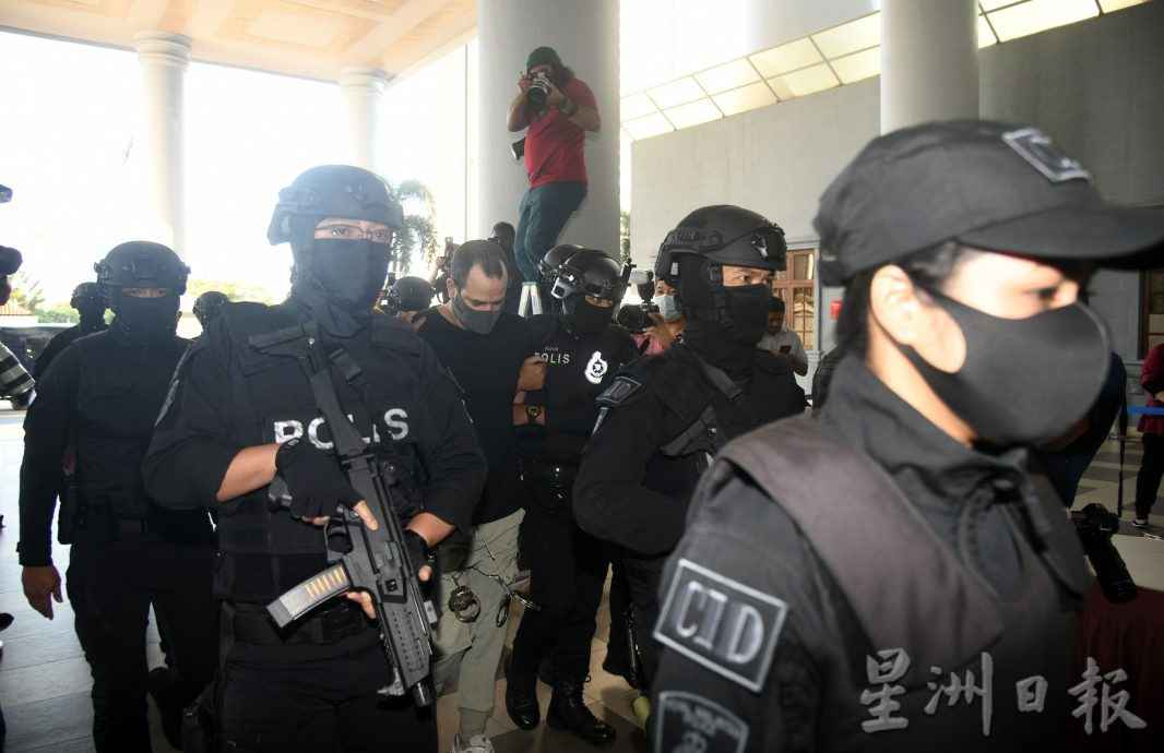 军火法令下控2罪 以男不认罪不获保释