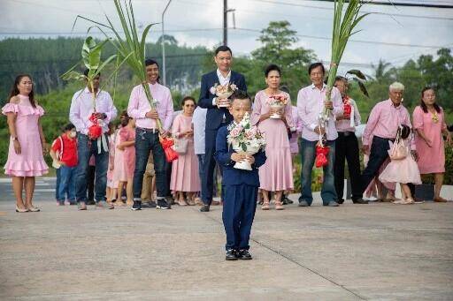 前世情人今世结婚 龙凤胎依俗办婚礼“泰特别”