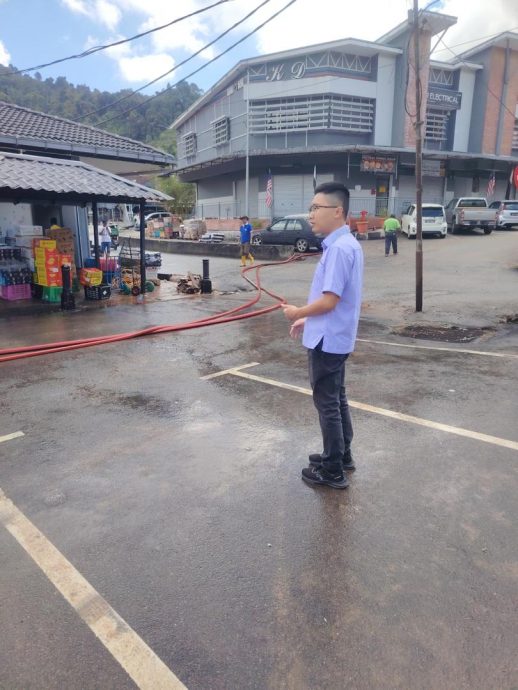 半夜豪雨 甘榜拉惹突发水灾