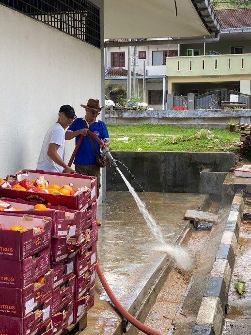 半夜豪雨 甘榜拉惹突发水灾