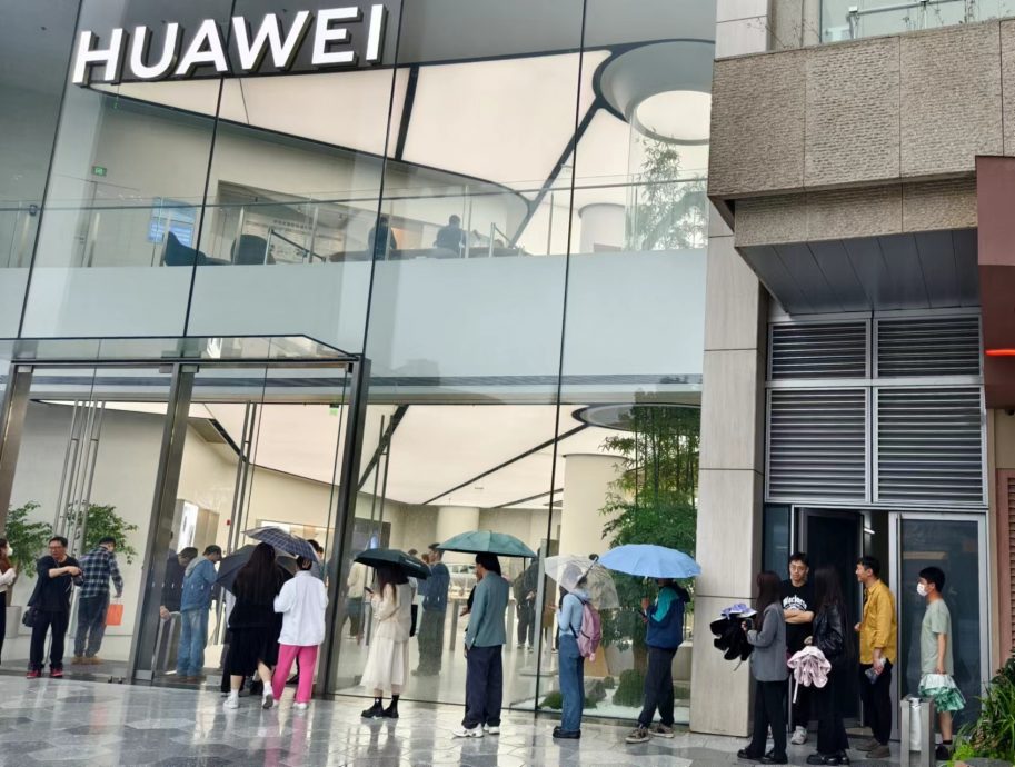 华为Pura 70系列突袭开售遭全民疯抢