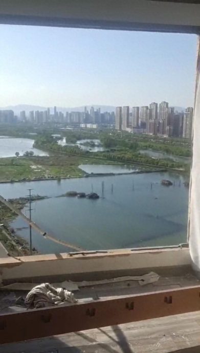 南昌突发对流天气 3人被大风吹落坠楼身亡