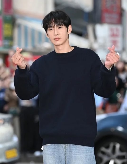 合体金智媛出席《泪之女王》庆功宴 金秀贤不舍甜喊“洪海仁”