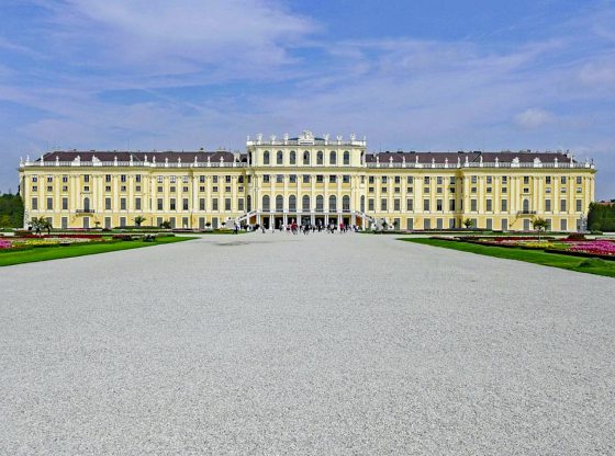 吴伟才/旧时代的“宫图四壁”