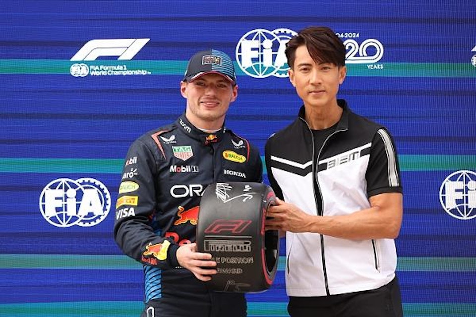 吴尊现身上海赛车场竟无人认出 网:以为郭富城长高了?