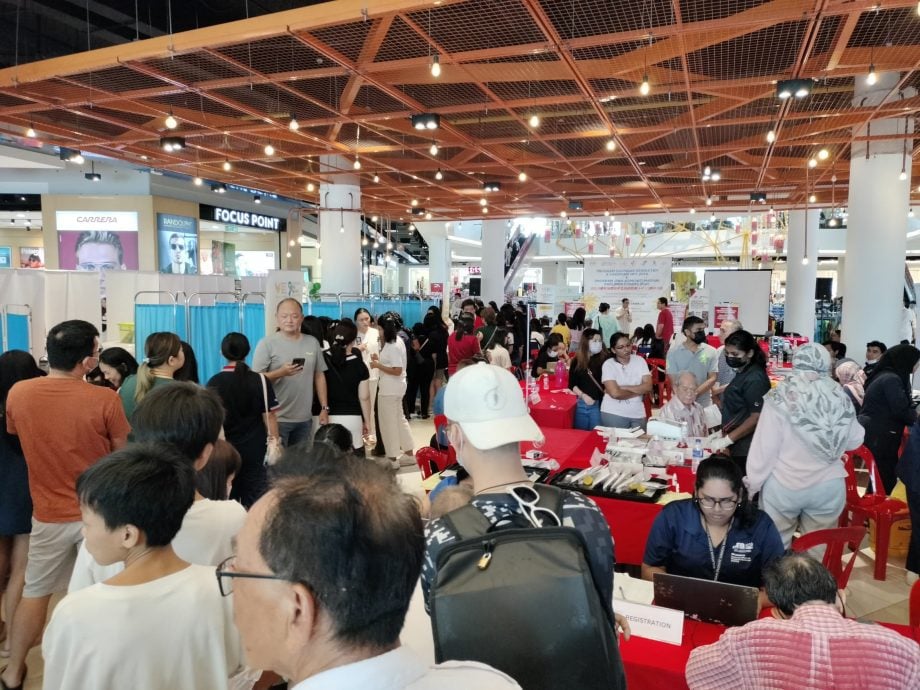 大都会-陈国伟为子宫颈癌疫苗接种活动开幕