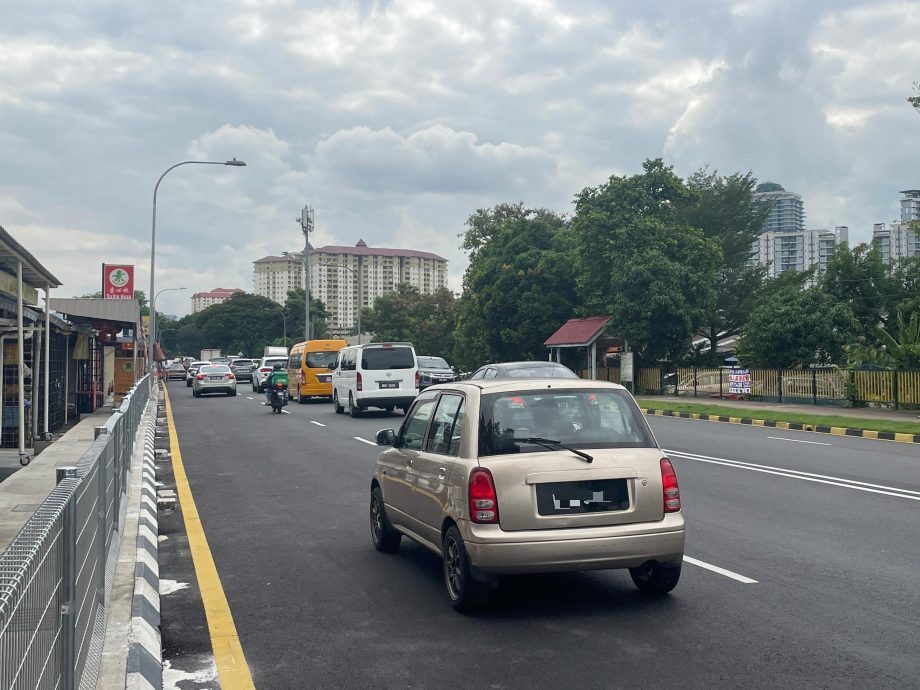 大都会/余保凭-围栏/电讯塔