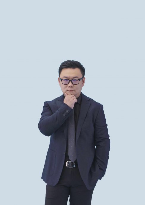 大都会封底配文/第十八届海外华文书市第8天预告/2图