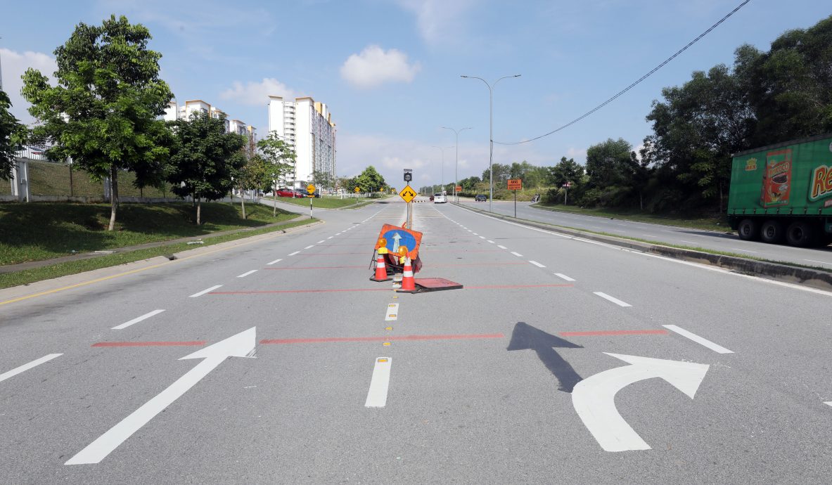 大都会/市政厅设道路分界堤阻交通“闯祸”