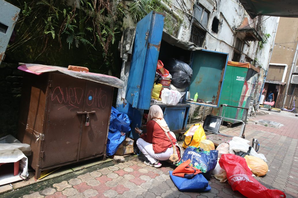 大都会/方贵伦和陈国伟巡视老鼠街