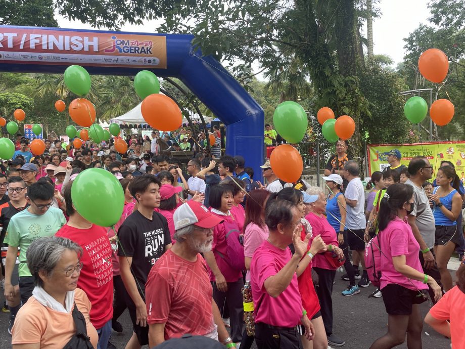 大都会/杨巧双出席健康活动