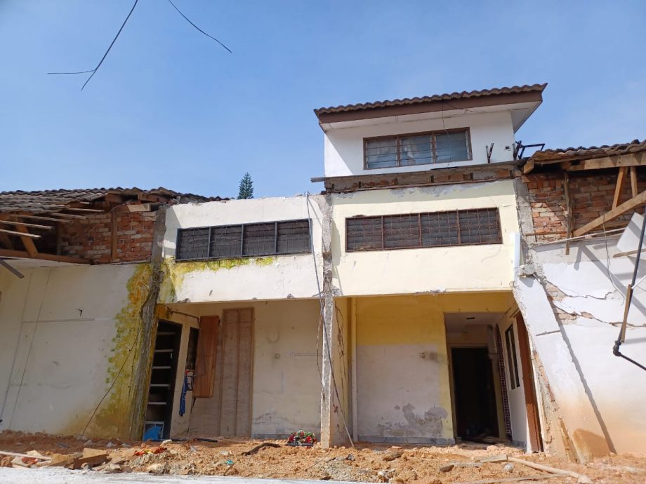 大都会/(主文)加影美华山庄第一期19路27间“危屋”将被拆毁重建