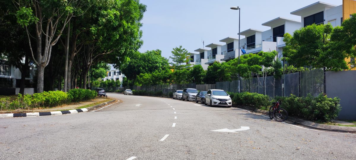 大都会/封面/新街场Lakefields居民投诉滞洪池将被开发/16图