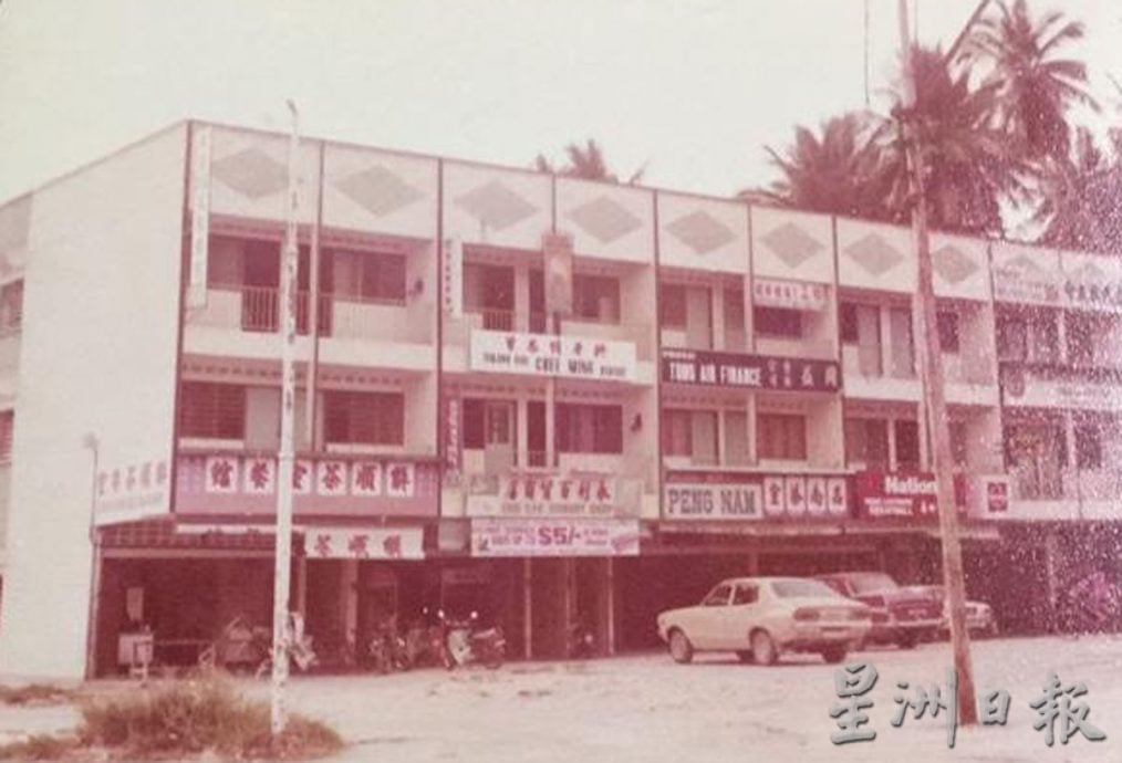 大霹雳封底主文/【老茶室情怀】/班台品南茶室开业逾60年 广东云吞面俘虏味蕾