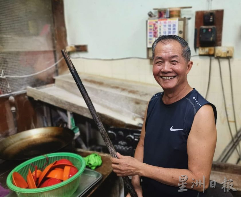 大霹雳封底主文/【老茶室情怀】/班台品南茶室开业逾60年 广东云吞面俘虏味蕾