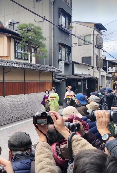 天下事)遏制过度旅游 欧洲城市八仙过海 各出招限旅客人数