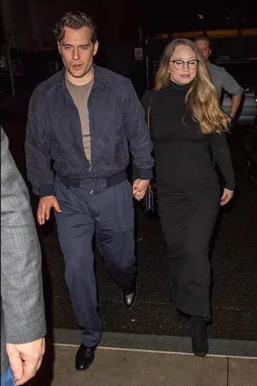 女友被拍到小腹隆起 亨利卡维尔证实开心当爸