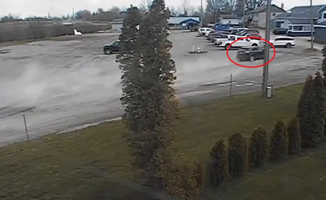 妇女酒驾撞儿童生日派对 2姐弟当场死亡 15人受伤