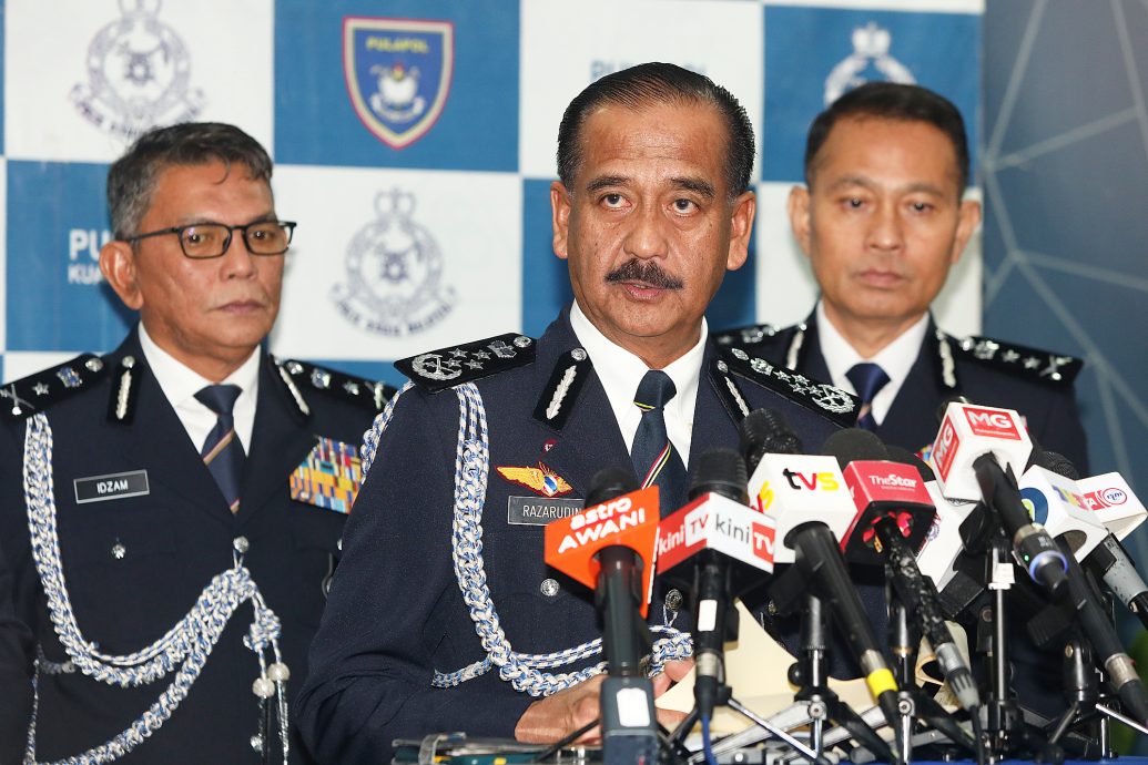 已上网//高跟鞋底被指有“真主”字眼·总警长：将传召商家生厂商录供