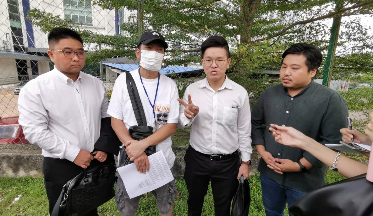 黑警勒索越堤族事件再爆一单!事主:警察拿证件来打抢,我非常生气!