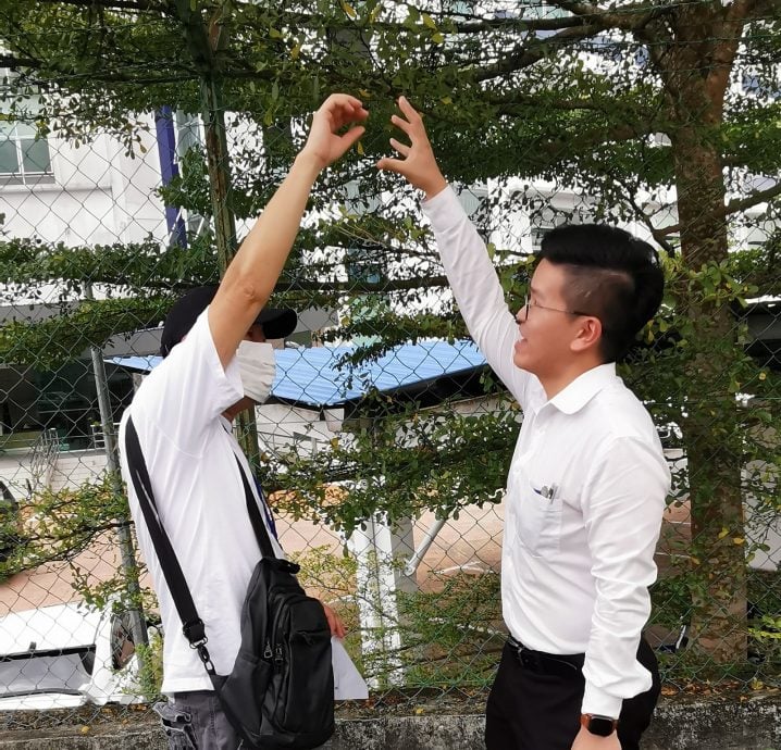 黑警勒索越堤族事件再爆一单!事主:警察拿证件来打抢,我非常生气!