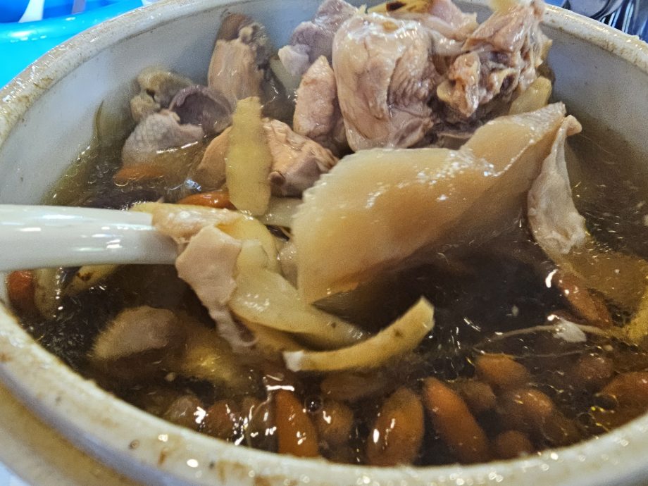 **已签发**柔:南北吃东西:士毛月椒仔罗汉鱼(上)