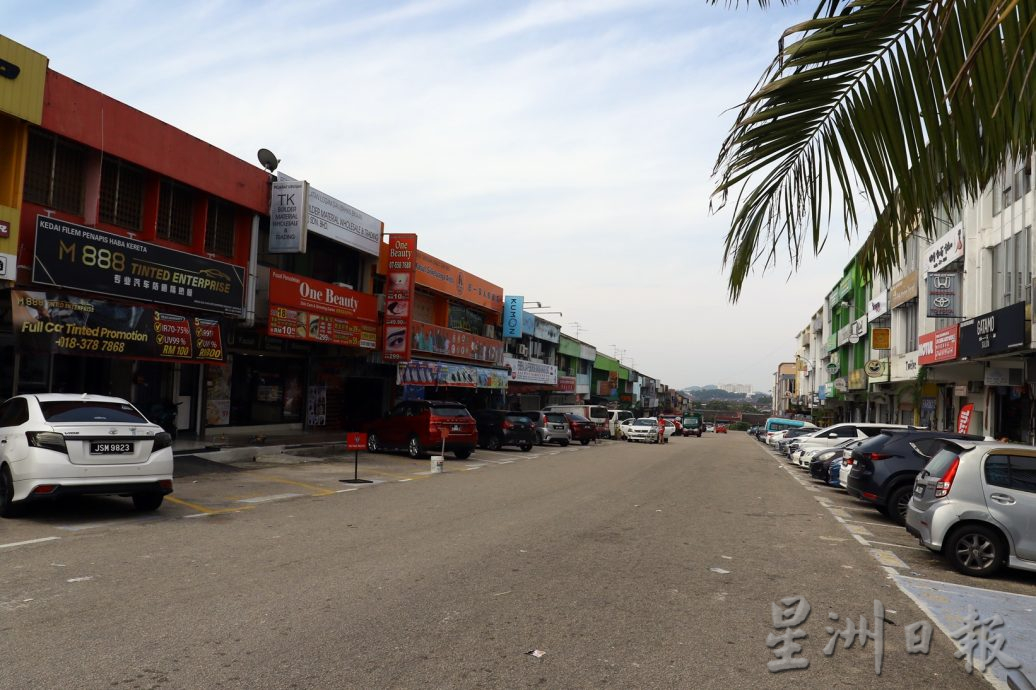 *已签发*柔:封面【民生特工队】:市政厅分阶段执法,皇后花园店屋违建沟盖及凉棚限令拆除