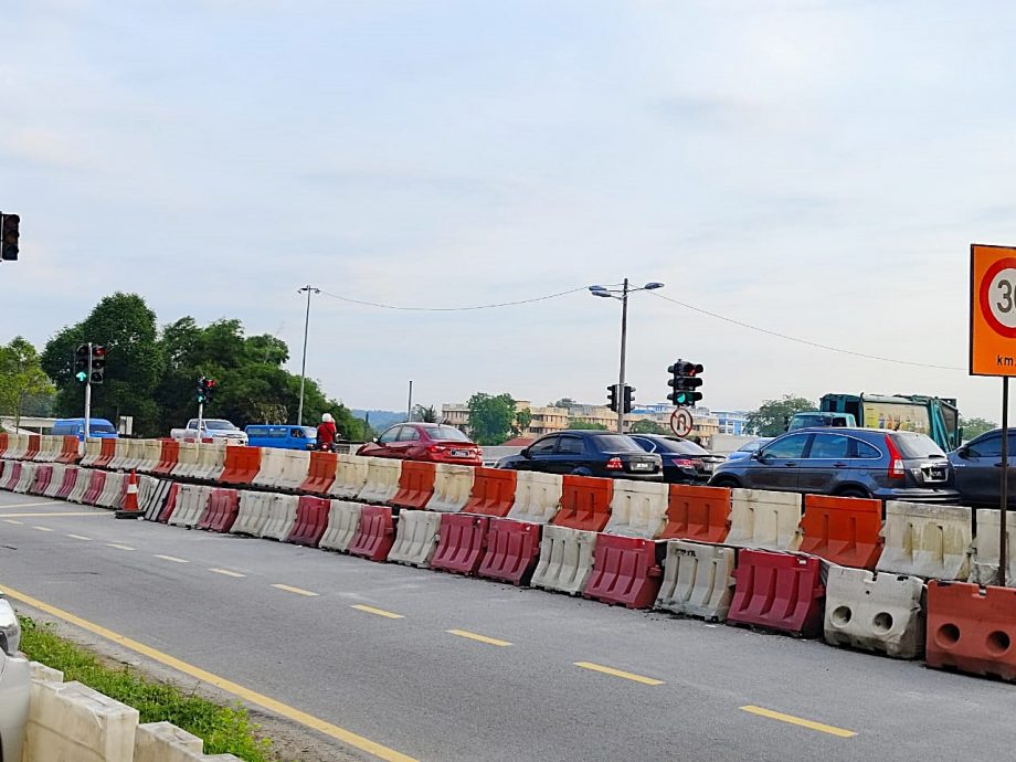 *已签发*柔:料开斋佳节期间车流量增,马华市议员促当局监控路况