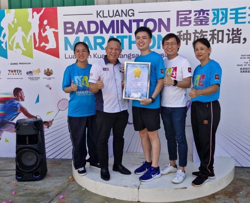 *已签发*柔:新闻:居銮157名羽球好手共创大马纪录 连续96小时打羽球