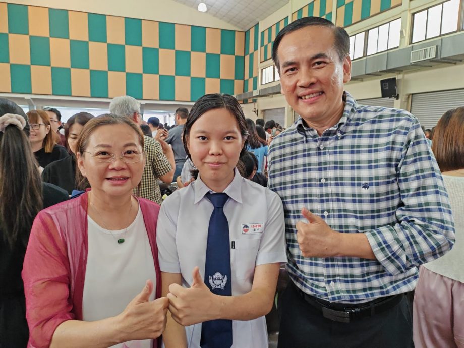 *已签发*柔：新闻：銮中毕业生升学率不足80% 王培荣吁家长了解奖学金详情