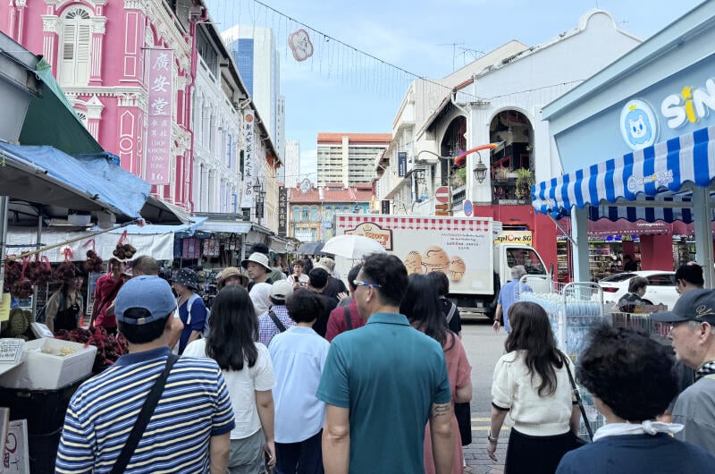 *已签发*柔:狮城二三事:中国游客趁黄金周来新自由行 有导游无团可带