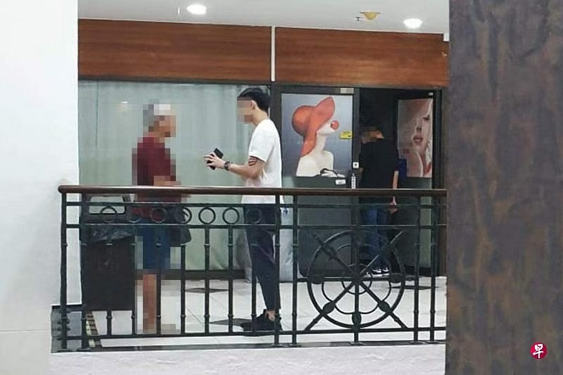 *已签发*柔:狮城二三事:狮城1商场藏春色 警方突击逮2性工作者