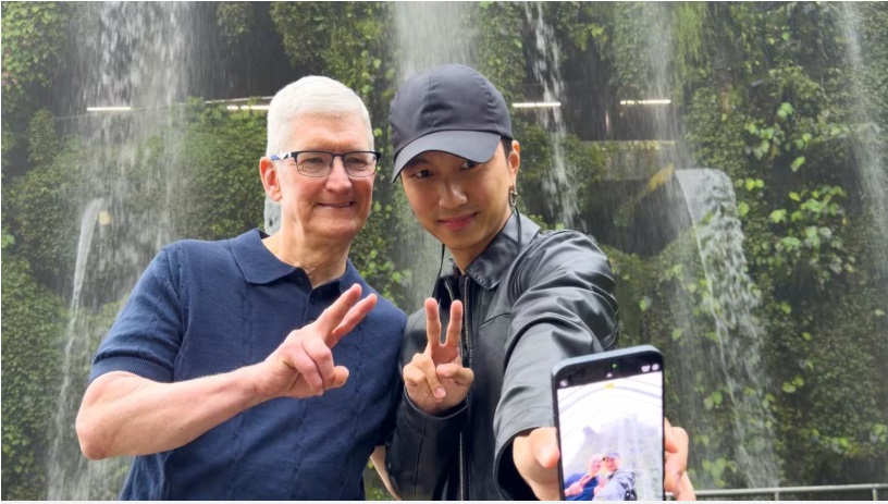 *已签发*柔:狮城二三事:获库克“翻牌”共游云雾林 狮城摄影师:苹果只说是神秘贵宾