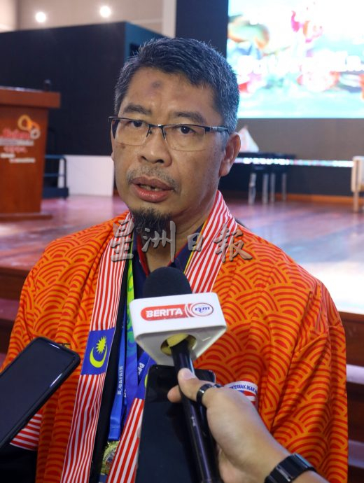 *已签发*（版二头条）柔：《亚洲龙鱼争霸赛》开幕| 阿查哈里鼓励国内观赏鱼养殖者积极参与国外展销会 开拓更大商机