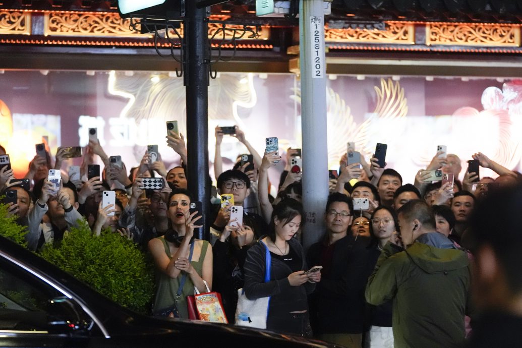 布林肯大啖南翔小笼包 观看CBA篮球赛