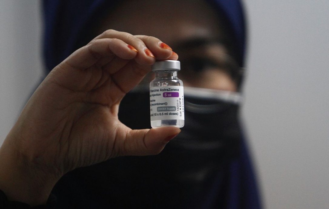 承认冠病疫苗有副作用？AZ：很罕见