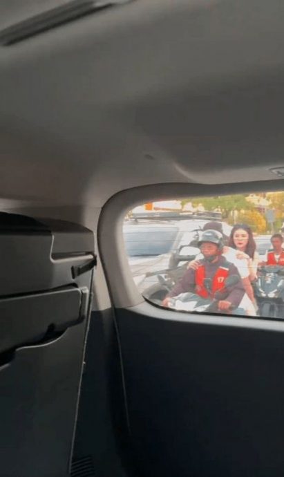 撇下林峰普吉岛会王嘉尔 张馨月三人危坐摩托车全被拍