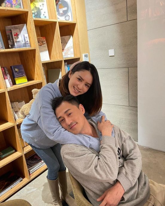 撇下林峰普吉岛会王嘉尔 张馨月三人危坐摩托车全被拍