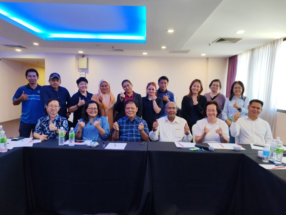 政府受促从速修改沙砂劳工法保障东马雇工利益