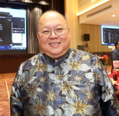 早报头///大都会/巴生兴华中小学四机构宣誓,朱云铁接棒任董事长