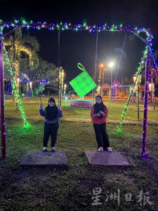 梅花树在垦殖区绽放种族交融美好Maaf Zahir Batin #MZB365