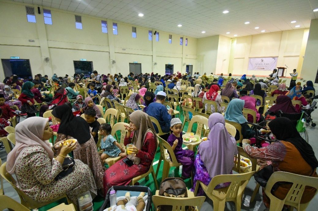 佛光山办开斋素宴 敦亲睦邻促进宗教和谐