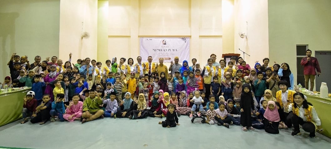 佛光山办开斋素宴 敦亲睦邻促进宗教和谐