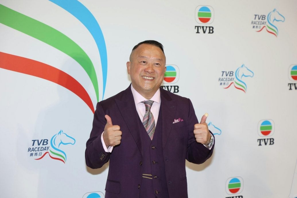 曾志伟穿阔裤赶潮流 秒变“大番薯”