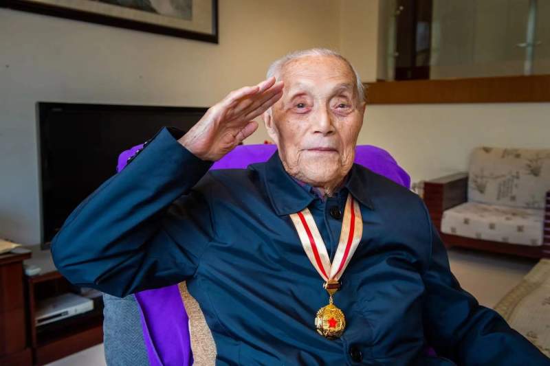 最后一位参加过长征的开国将军 张力雄逝世享嵩寿111岁