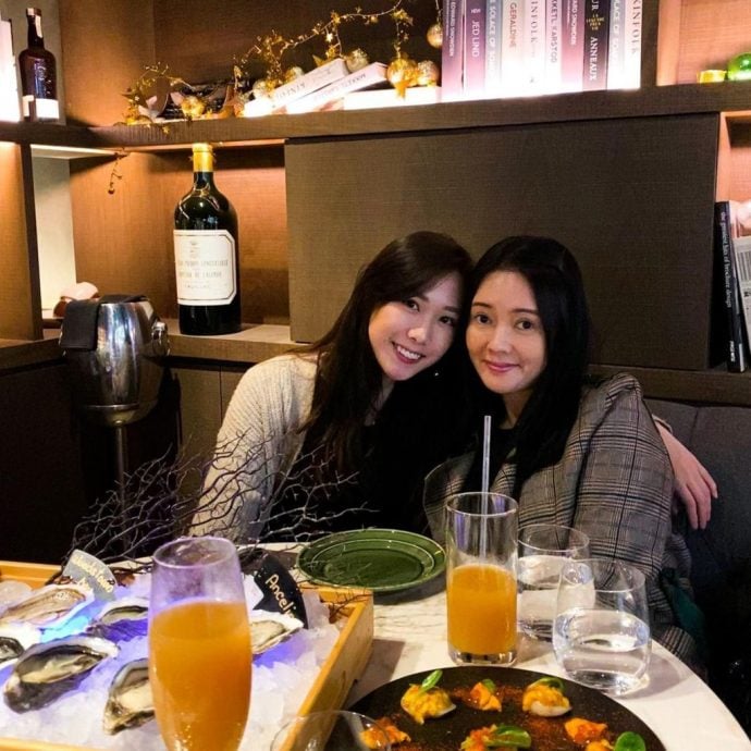 李丽珍罕同框27岁爱女 母女超正美照惊艳网民