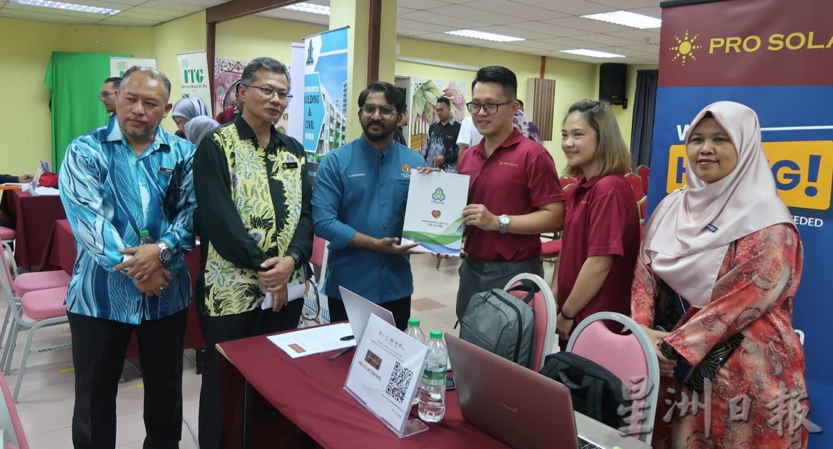 柔︰版三:华岚︰政府著重技职教育与培训,冀年轻子弟踊跃参与