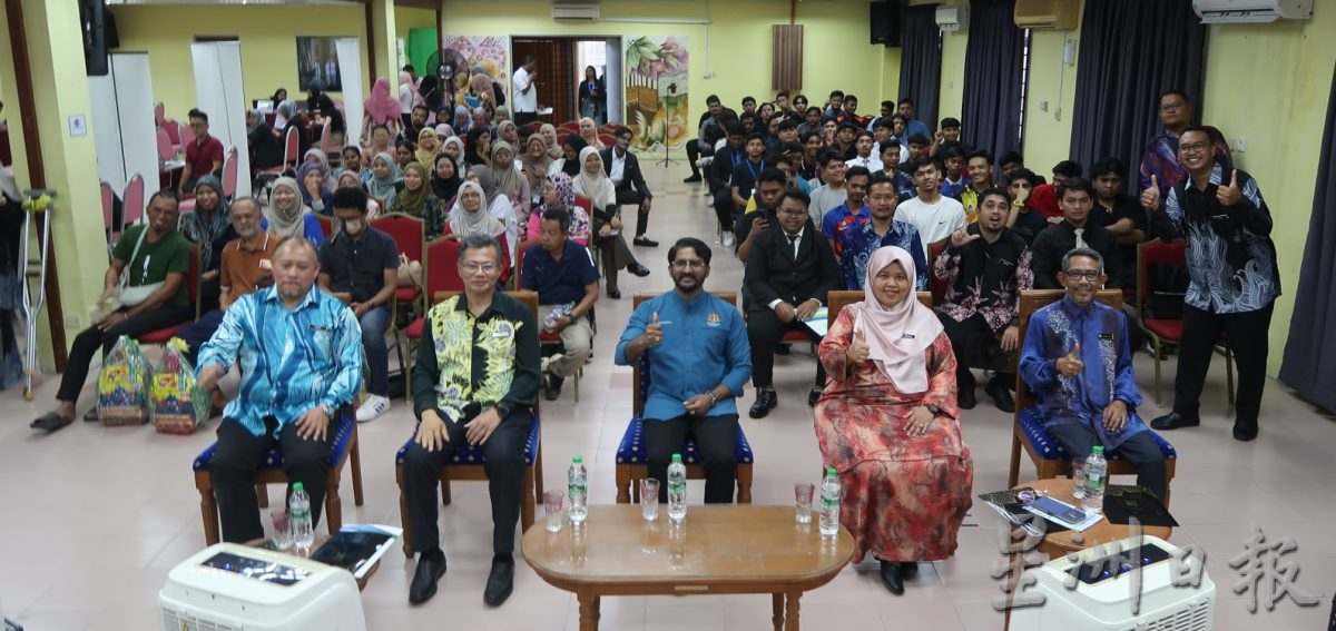 柔︰版三:华岚︰政府著重技职教育与培训,冀年轻子弟踊跃参与